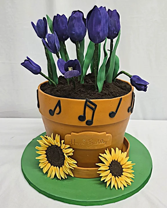 Birthday cakes celebrating Tulips and Music were this week's theme!
#odettescakesandcookies
#perthbirthdaycake
#perthbirthdaycakes
#birthdaycakesperth
#birthdaycakeperth